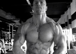 “Killing The Weights” – Hardcore Bodybuilding Training mit Enforcer